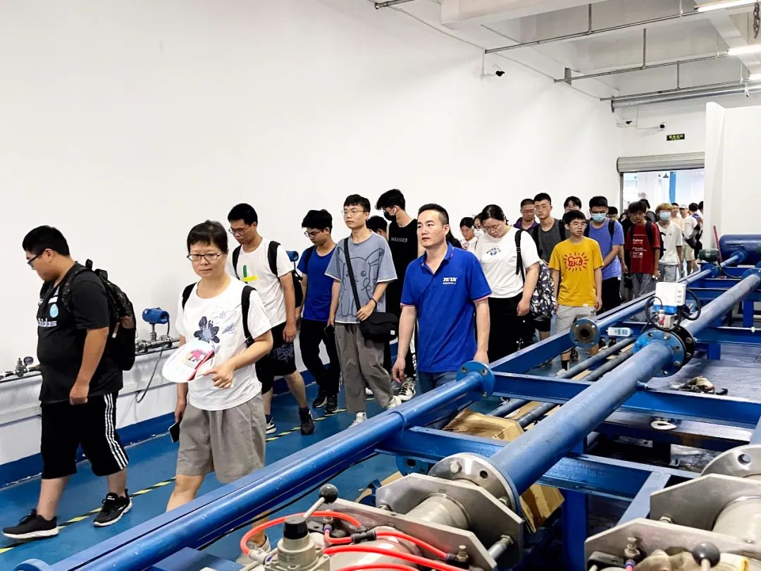 “求是践行,在哲出发”--浙工大学生代表团来我司参观学习.jpg “求是践行,在哲出发”--浙工大学生代表团来我司参观学习.jpg